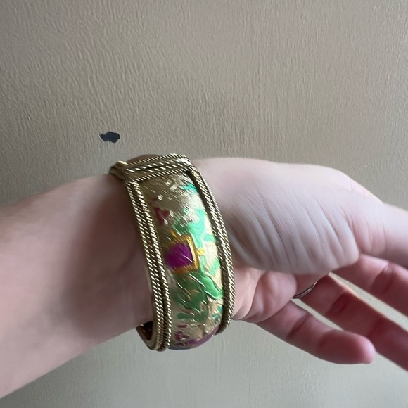 Elegant Gold and Multicolor Elephant Hinge Bangle - Picture 8 of 8